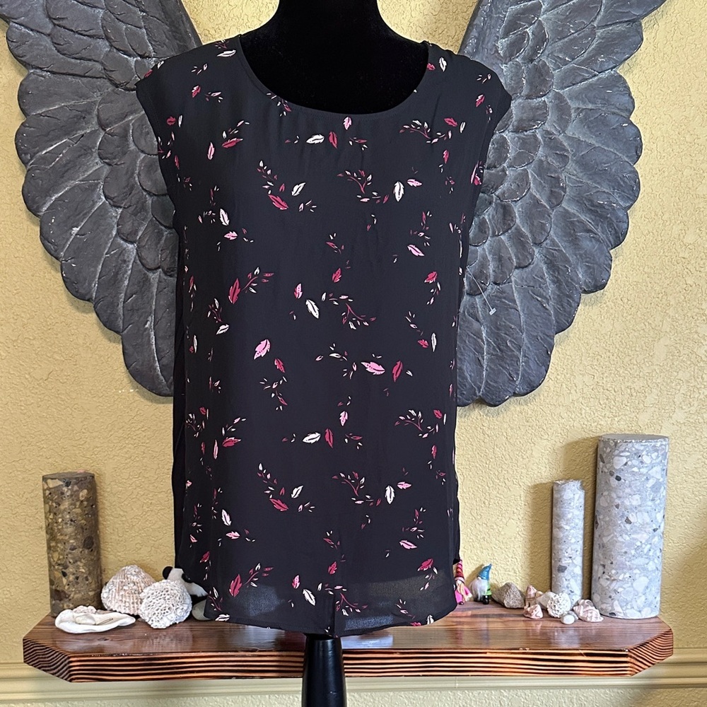 Reitmans Floral Black Top